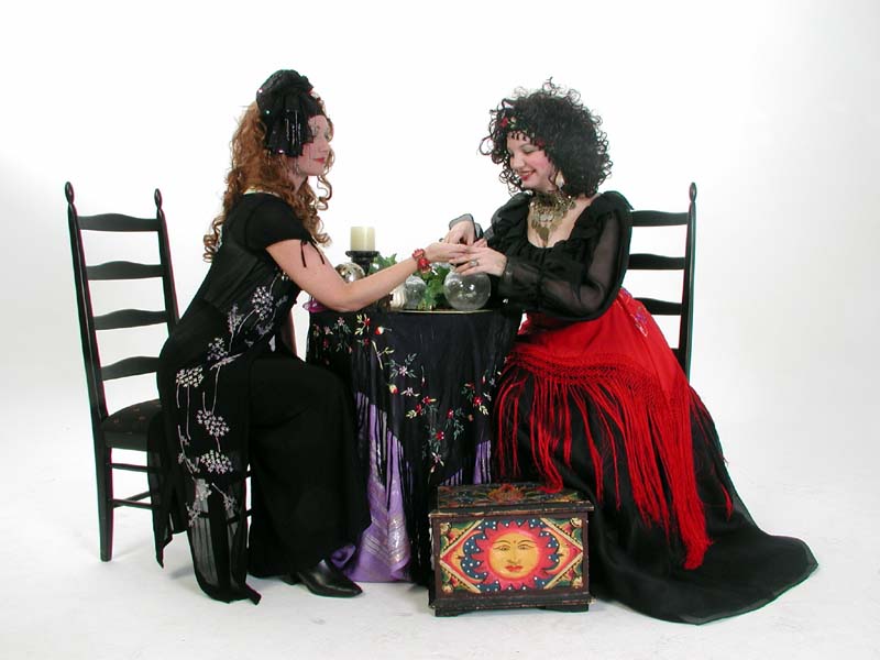 picture of a tarot card reader